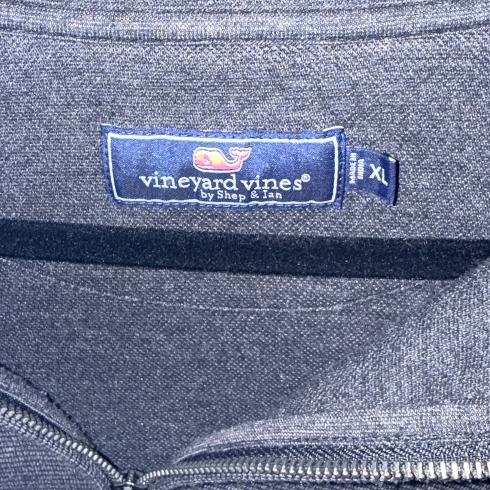 Vineyard Vines Men's Charcoal Gray Half-Zip Pullover - Picture 2 of 4